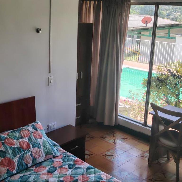 Hostal LA MIA - Habitación Estándar - 1 cama grande - 6