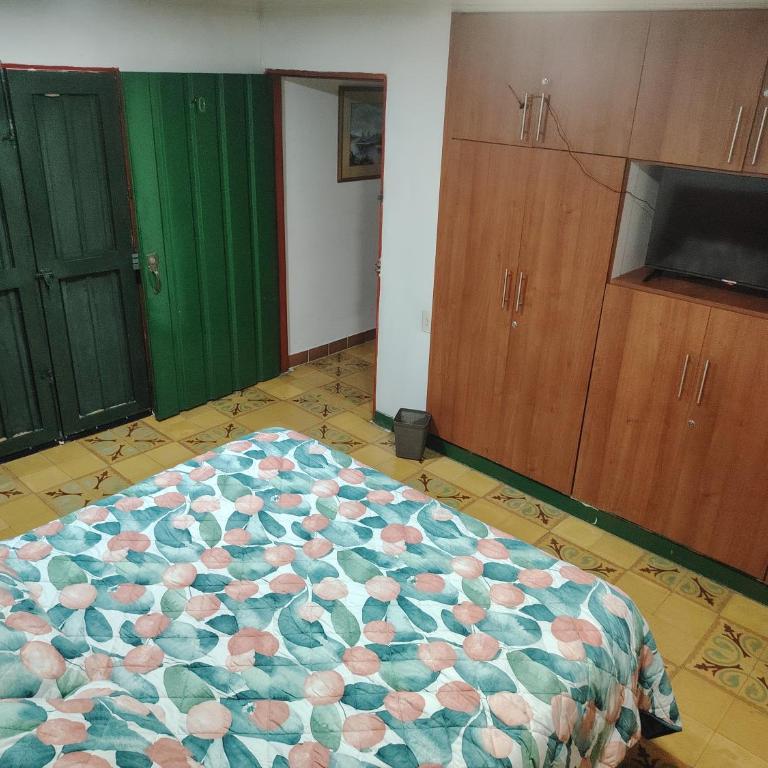 Hostal LA MIA - Habitación Estándar - 1 cama grande - 9