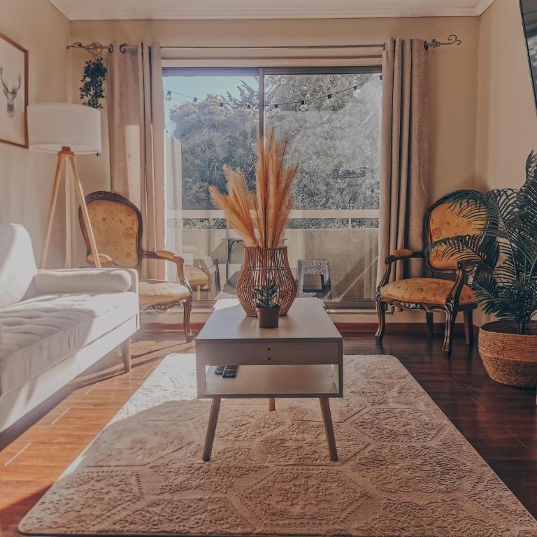 Hermoso Departamento Central en Concepción - hasta 4 camas - 2 Dormitorios - 1 Baño - 1 Estacionamiento - Mejor Evaluado en Chile 2023-2025 - Incluye Consola de Juegos Retro - Te ayudo con panoramas - Two-Room Apartment - 10