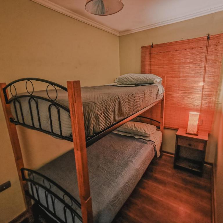 Hermoso Departamento Central en Concepción - hasta 4 camas - 2 Dormitorios - 1 Baño - 1 Estacionamiento - Mejor Evaluado en Chile 2023-2025 - Incluye Consola de Juegos Retro - Te ayudo con panoramas - Two-Bedroom Apartment - 11