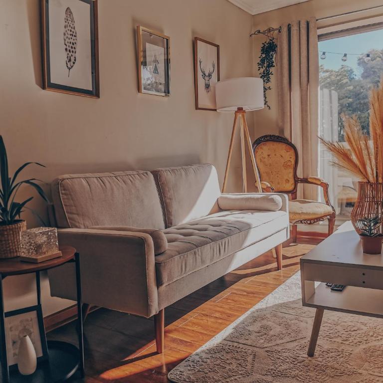 Hermoso Departamento Central en Concepción - hasta 4 camas - 2 Dormitorios - 1 Baño - 1 Estacionamiento - Mejor Evaluado en Chile 2023-2025 - Incluye Consola de Juegos Retro - Te ayudo con panoramas - Two-Room Apartment - 3