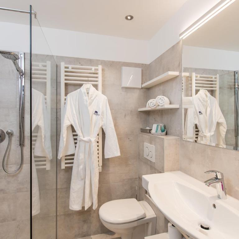 ALPIN- Das Sporthotel, SUMMERCARD included May - September - Deluxe Einzelzimmer mit Balkon - 1
