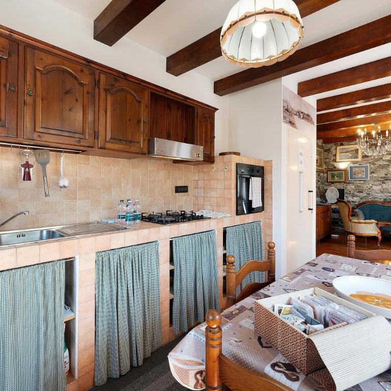 Ca' Da Giuvanna - Two-Bedroom Deluxe Apartment with Garden View - 7