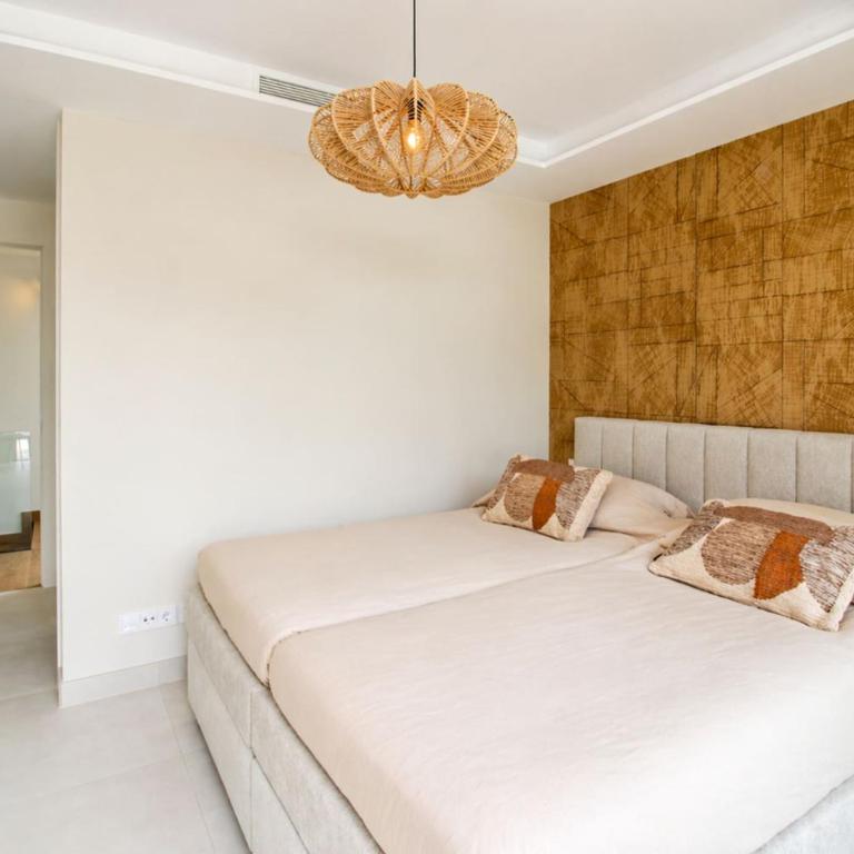 Luxury 4-Bedroom House Rental in Benalmádena with Private Pool - Ferienhaus - 20