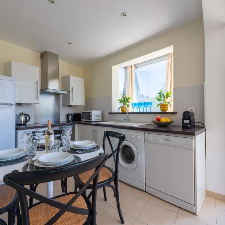 Bright 2-Bedroom Apartment Close to La Croisette & City Centre - Appartamento - 2