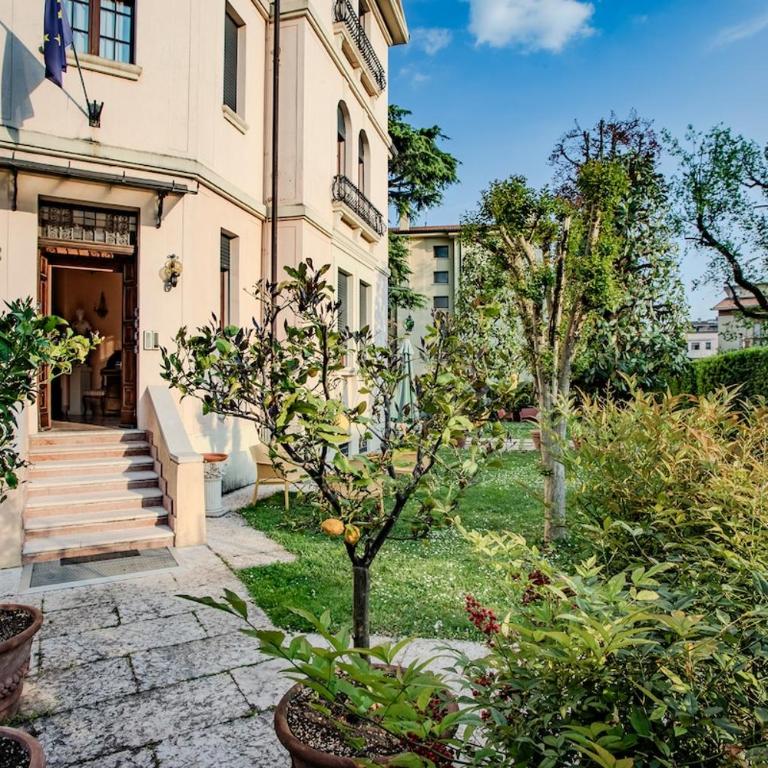 Villa Mainard Butterfly Villa storica - Three-Bedroom Apartment - 33