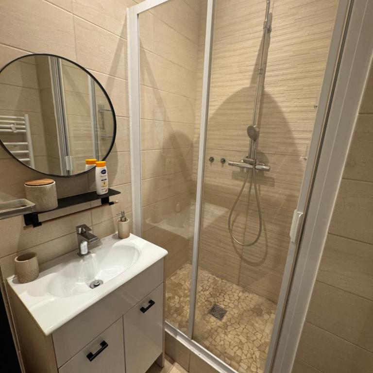 Elegant renovated apartment 2 bedrooms Grenoble - Apartamento de 2 dormitorios - 5