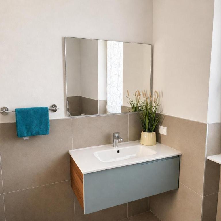 Ambra Home - Appartamento con 2 Camere da Letto - 11