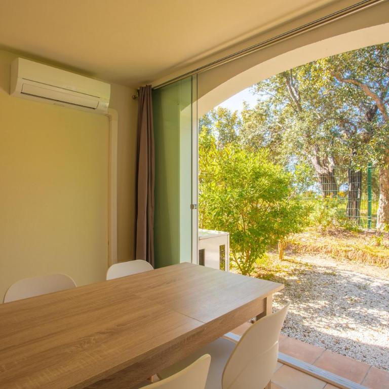 Apartment – Restanques – Swimming - Appartement 1 Chambre - Vue sur Jardin - 13