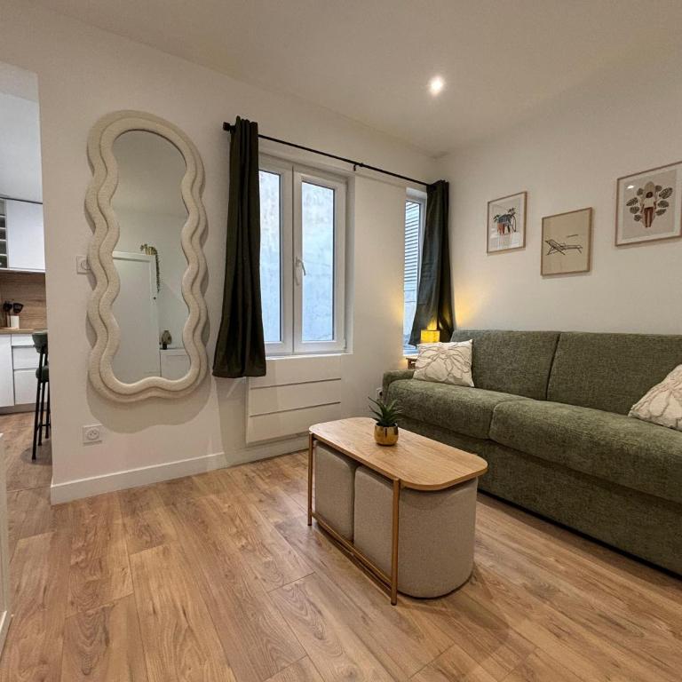Studio moderne rénové La Rochelle - Studio Supérieur - 7