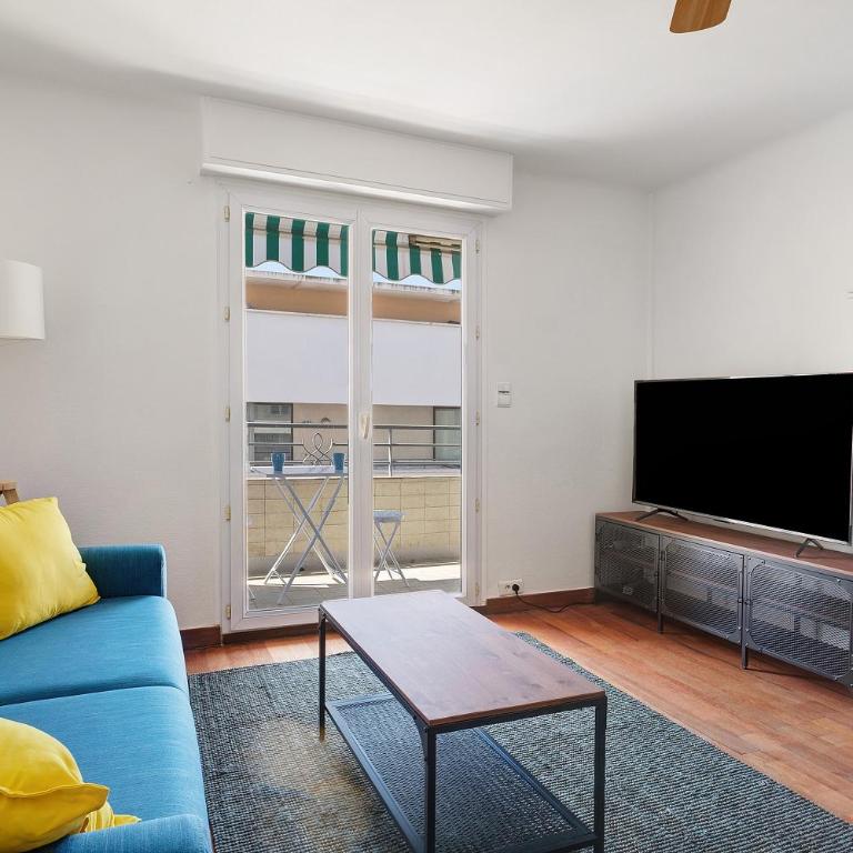 Antibes centre 3 pièces Bonaparte - Two-Bedroom Deluxe Apartment with Balcony - 3