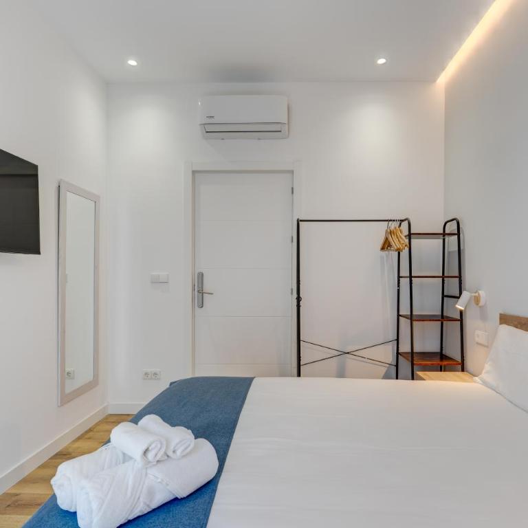 Pension Yoldi - Habitación Familiar con balcón - 8