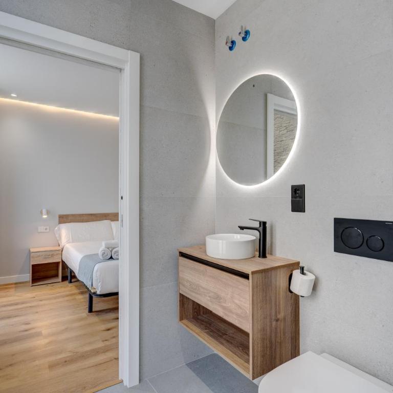 Pension Yoldi - Habitación Doble Deluxe con balcón - 12