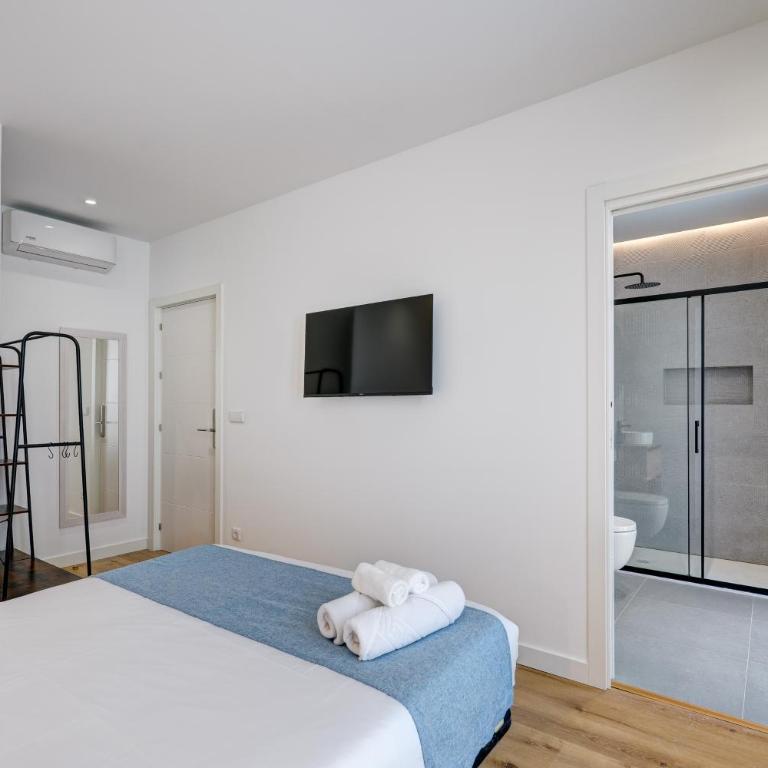 Pension Yoldi - Habitación Doble Deluxe con balcón - 9