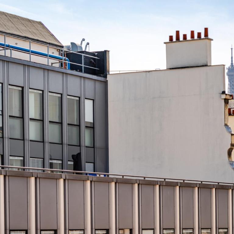 Chic Parisian Studio steps from Champs Elysees - Studio - 5