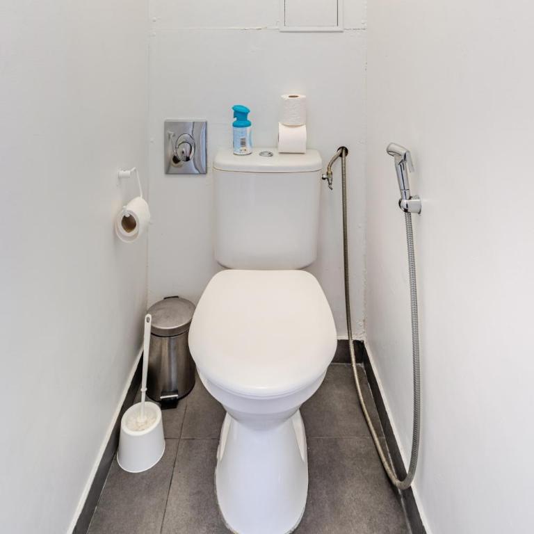 Chic Parisian Studio steps from Champs Elysees - Studio - 7