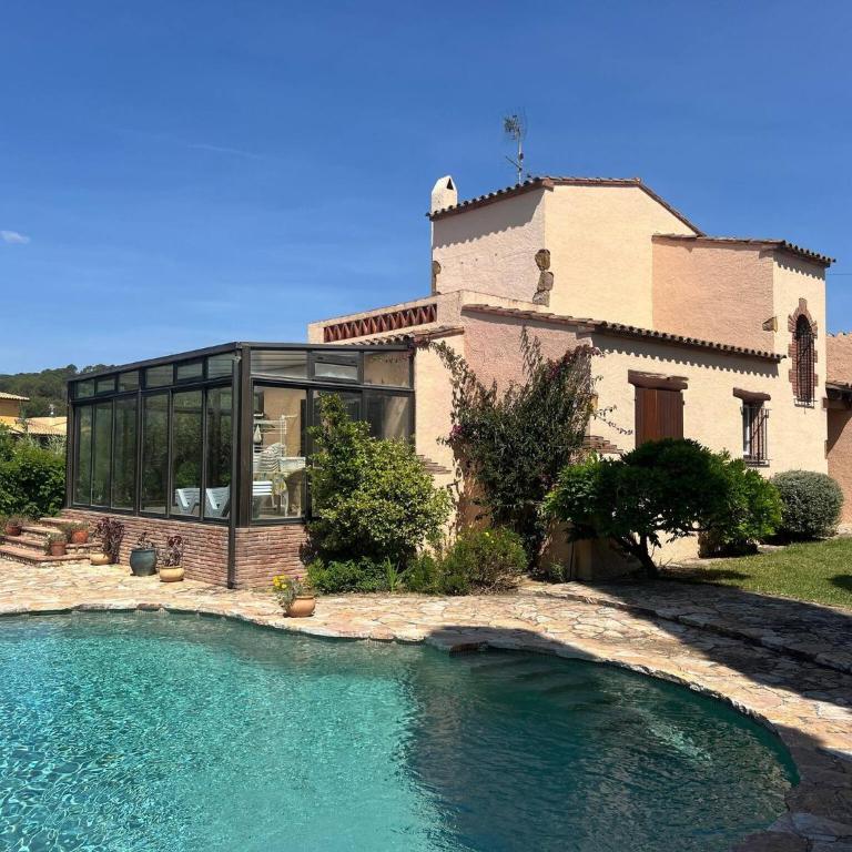 CS 124 Villa with private pool - Four-Bedroom House - 6