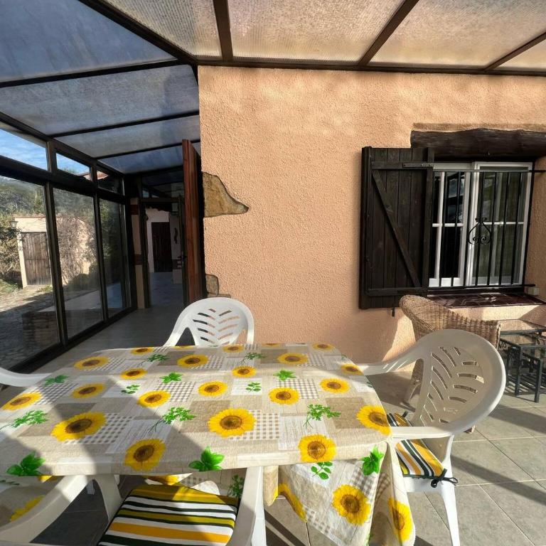 CS 124 Villa with private pool - Four-Bedroom House - 10