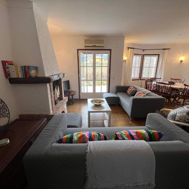 CS 124 Villa with private pool - Four-Bedroom House - 16