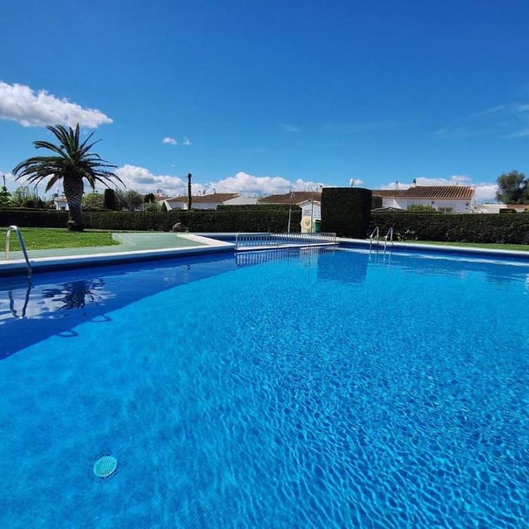 LEstartit Les Acasies 3 - Three-Bedroom House - 2
