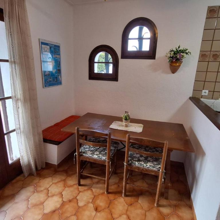 LEstartit Les Acasies 3 - Three-Bedroom House - 16