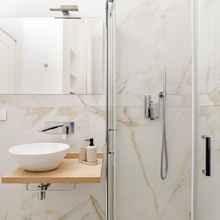 Duomo e tribunale luxury suite 2 bedroom 2 bathroom - Appartamento con 2 Camere da Letto - 19