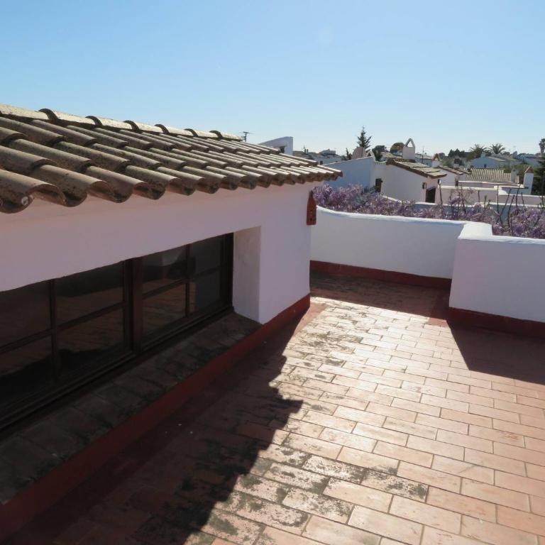 LEstartit Les Acasies 3 - Three-Bedroom House - 34