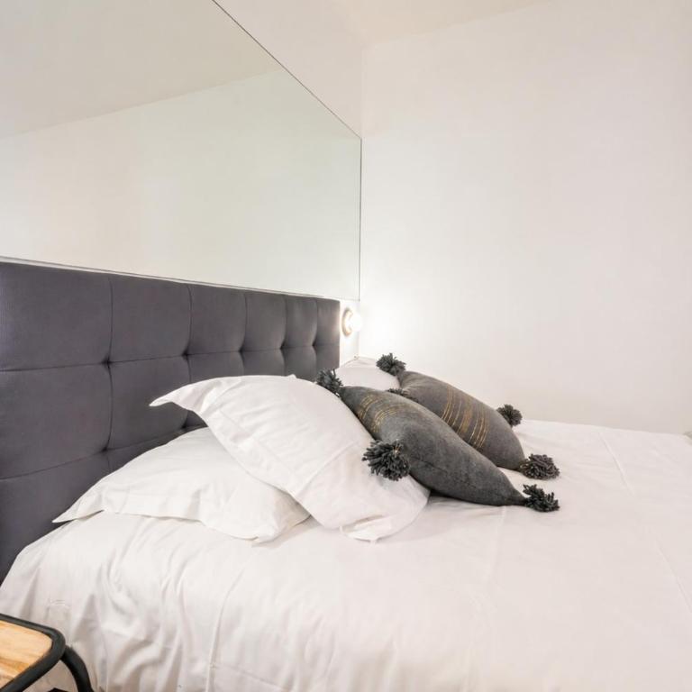 Charming Studio with Terrace near Eiffel Tower - Studio avec Balcon - 5