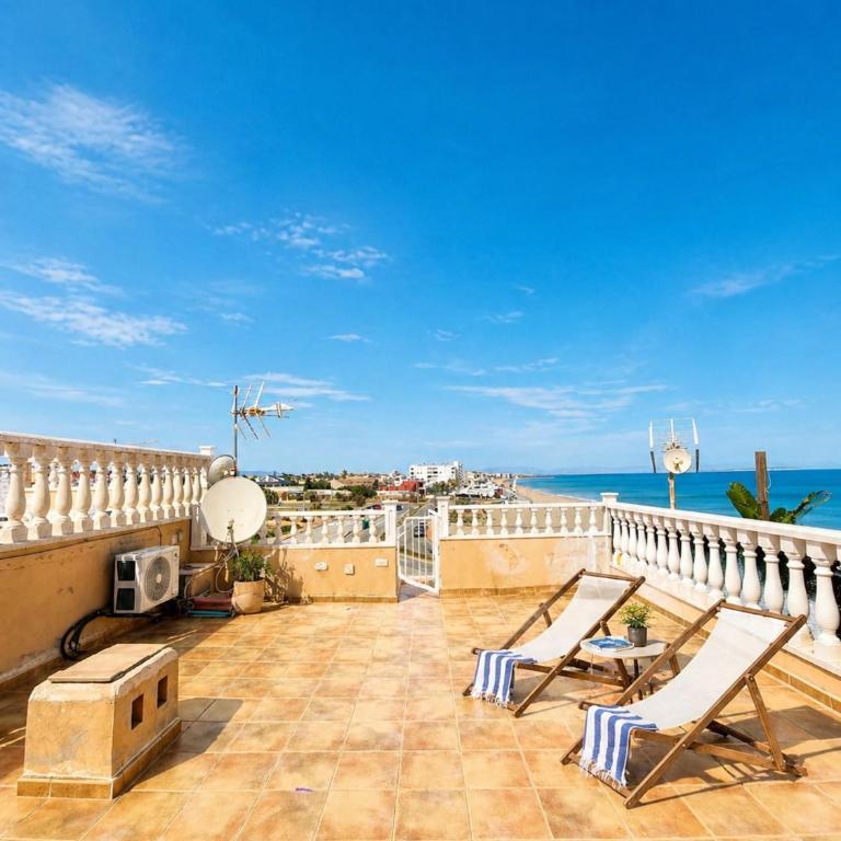 Beachfront Home La Mata - Casa - 17