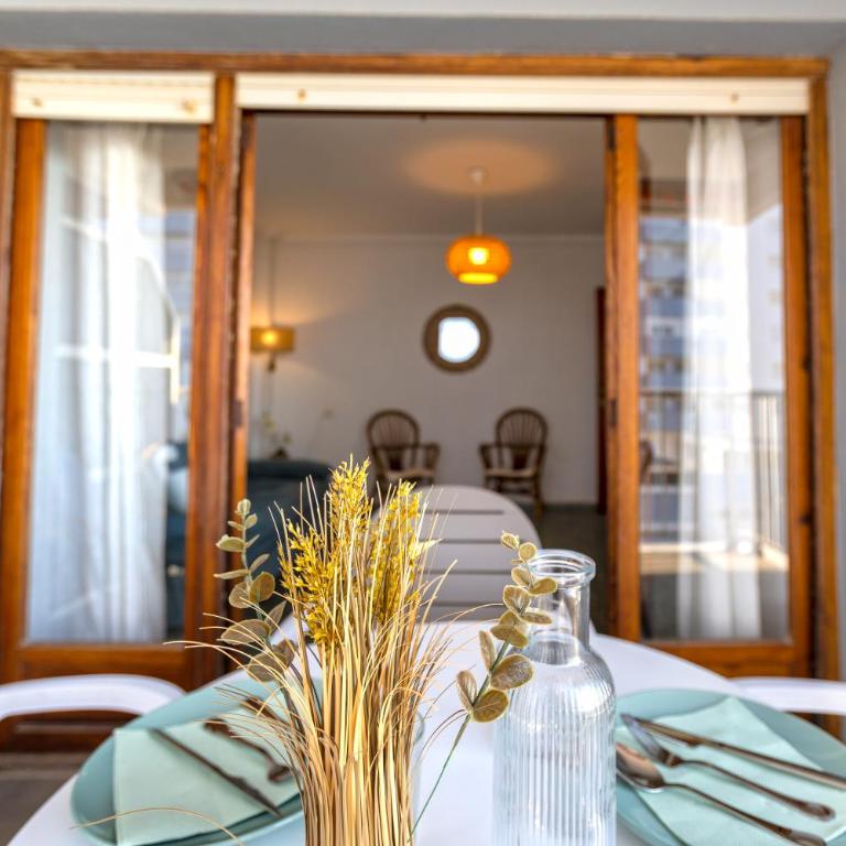 Desayuna frente al mar, Terraza y Vistas Únicas - Two-Bedroom Apartment - 2