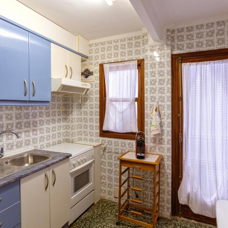 Desayuna frente al mar, Terraza y Vistas Únicas - Two-Bedroom Apartment - 9