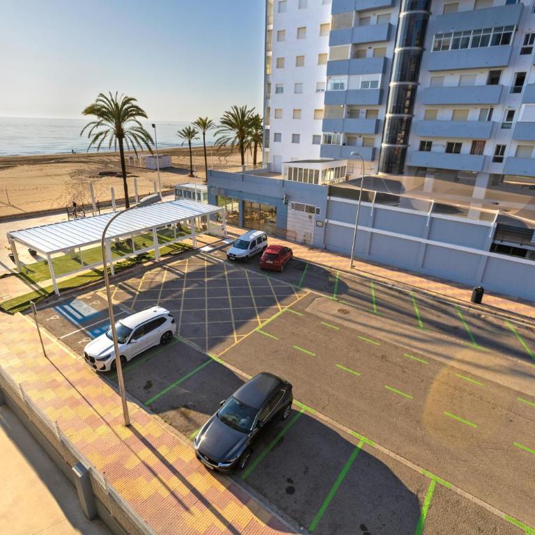 Desayuna frente al mar, Terraza y Vistas Únicas - Two-Bedroom Apartment - 18