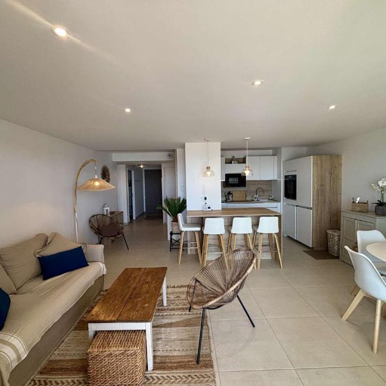 Appartement 3 pièces - 5 personnes - Port-la-Nouvelle PN000-302 - Appartement 2 Chambres avec Terrasse et Vue sur la Mer - 7