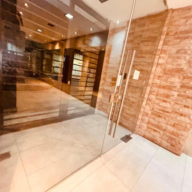 Cómodo, confortable 2 ambientes con balcón en Almagro a 100 metros del Hospital Italiamo Ubicado en calle tranquila - Apartamento de 1 Dormitorio con balcón y vistas a la ciudad - 2