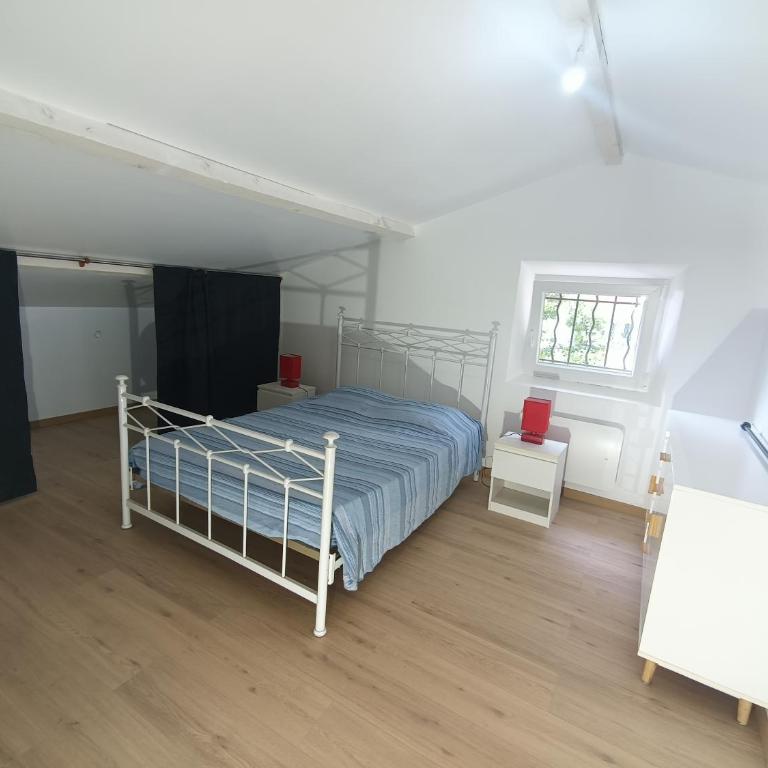 les campanules - Two-Bedroom Apartment with Balcony - 22