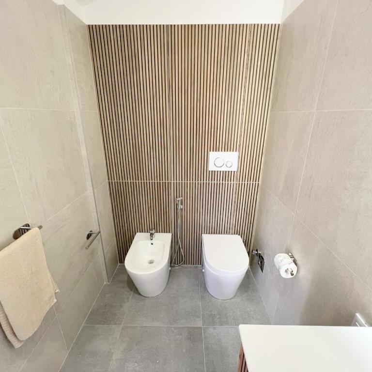 Above the Rooftops of Bologna - One-Bedroom Apartment - 11