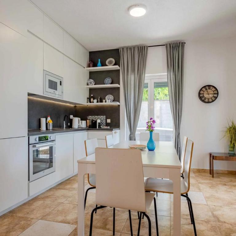 2 Bedroom Amazing Apartment In Kotor - Apartment with Terrace - 2