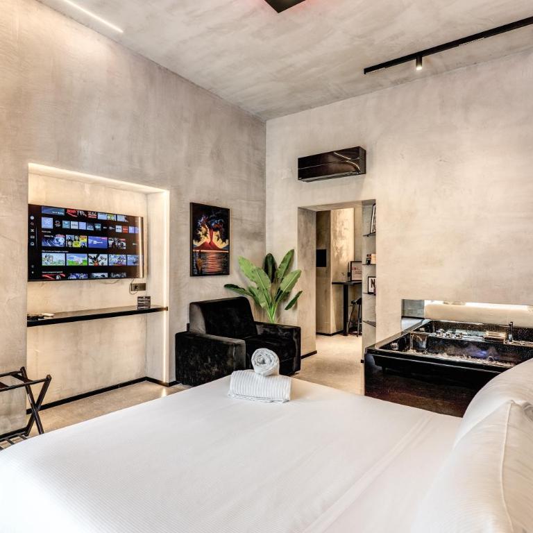 Gallery Home - Camera Matrimoniale con Balcone - 13