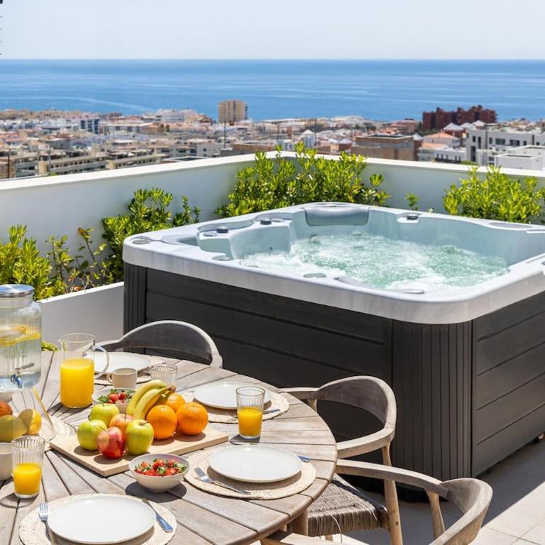 Luxury Penthouse with Jacuzzi, Sea View and Gym - Apartamento - 13