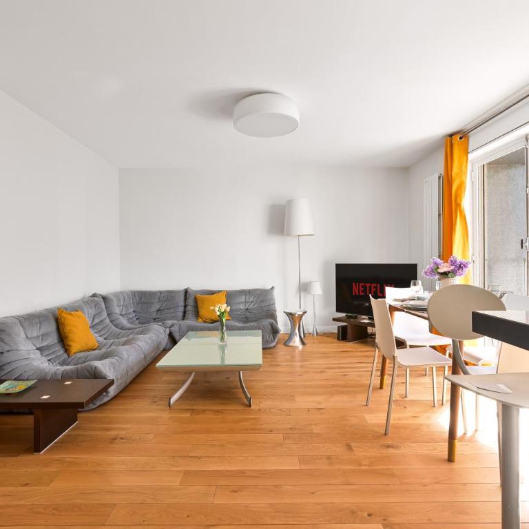 Spacious 2-Bedroom Apartment with Balcony in Paris - Appartement 2 Chambres avec Balcon - 2