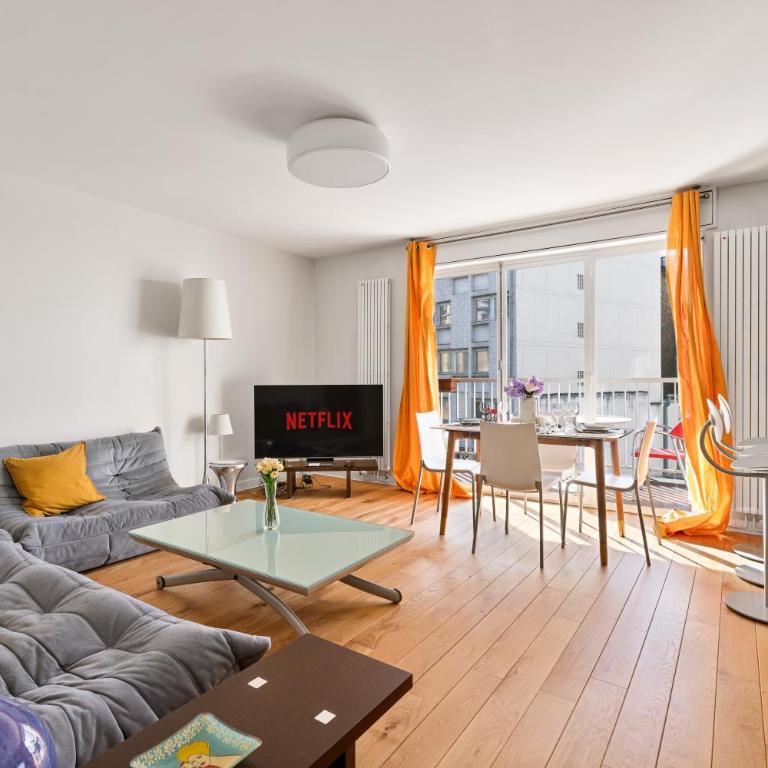 Spacious 2-Bedroom Apartment with Balcony in Paris - Appartement 2 Chambres avec Balcon - 1