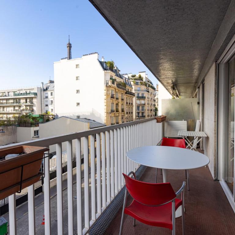 Spacious 2-Bedroom Apartment with Balcony in Paris - Appartement 2 Chambres avec Balcon - 15