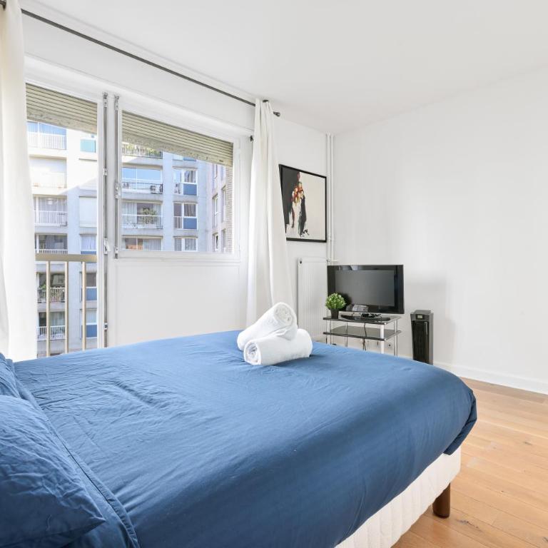 Spacious 2-Bedroom Apartment with Balcony in Paris - Appartement 2 Chambres avec Balcon - 11