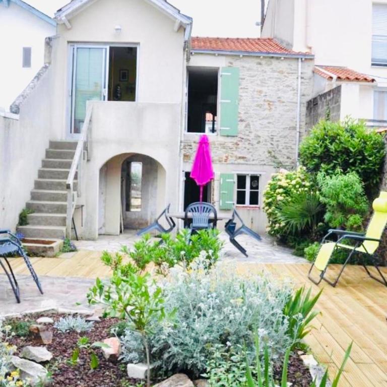 Maison centre-ville avec cour privée, plage à pied - Maison de Ville 2 Chambres - 3