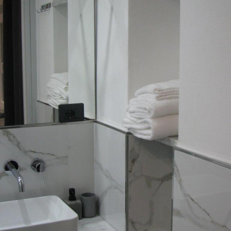 SABRILUNA ROOMS - Double Room with Balcony - 2