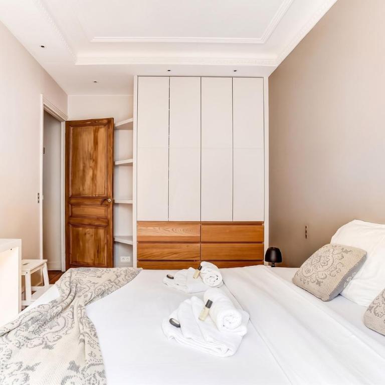 GuestReady - Spacious stay near Champs-Elysées - One-Bedroom Apartment - 12