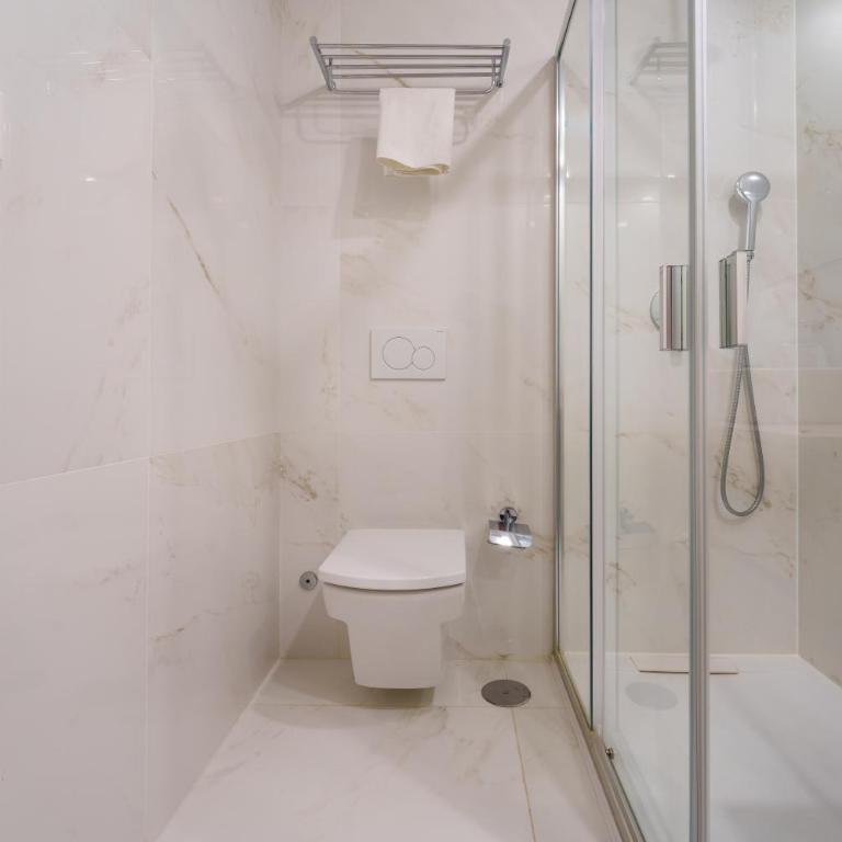 Sea View Modern & Luxury apartment - Benidorm Beach - Two-Bedroom Apartment with Balcony and Sea View - 33