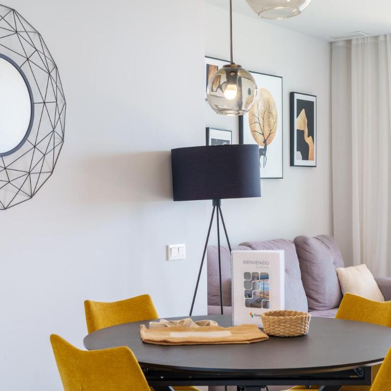 Sea View Modern & Luxury apartment - Benidorm Beach - Two-Bedroom Apartment with Balcony and Sea View - 5