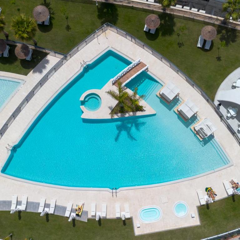 Sea View Modern & Luxury apartment - Benidorm Beach - Two-Bedroom Apartment with Balcony and Sea View - 34