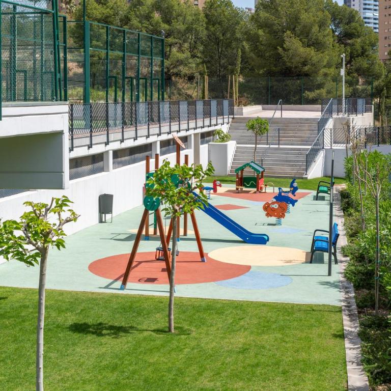 Sea View Modern & Luxury apartment - Benidorm Beach - Two-Bedroom Apartment with Balcony and Sea View - 42